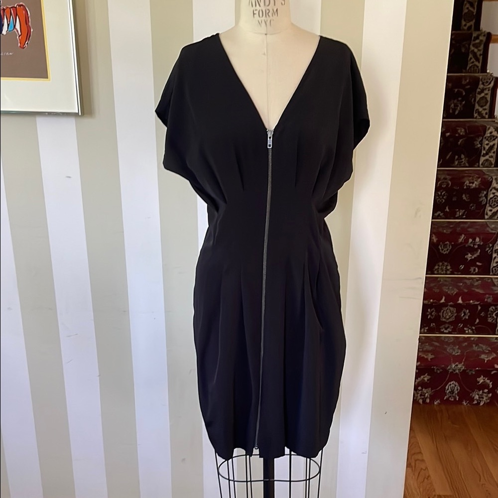 Elegant H&M Black Zipper Dress in size 6